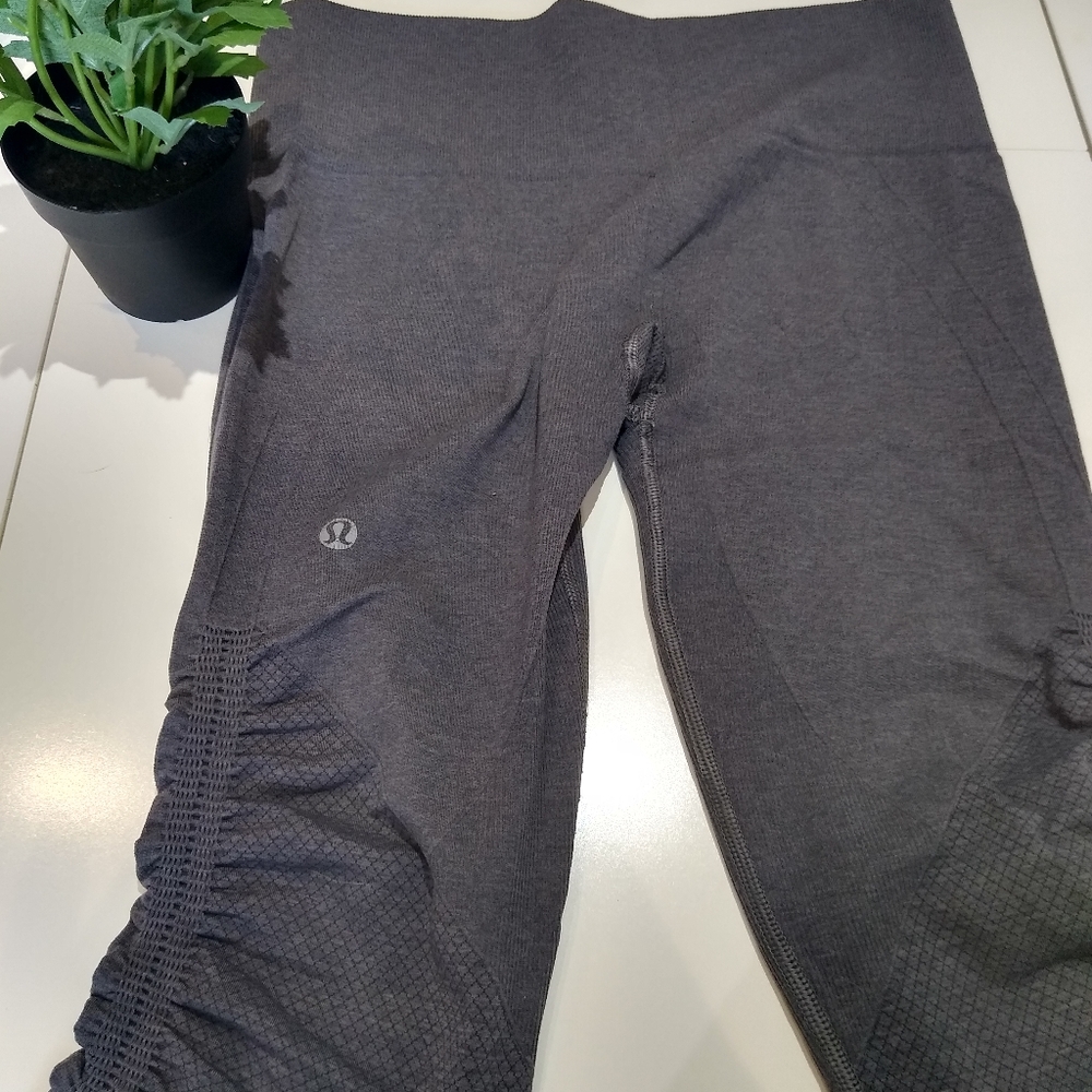 Lululemon Capri leggings size 4 fair